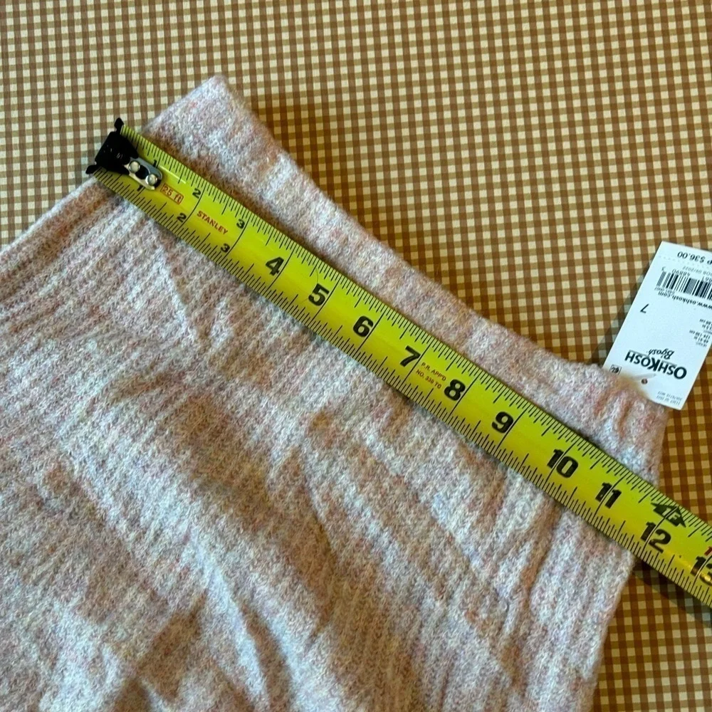 Oshkosh girl‎ sweater skirt. Size 7. NWT